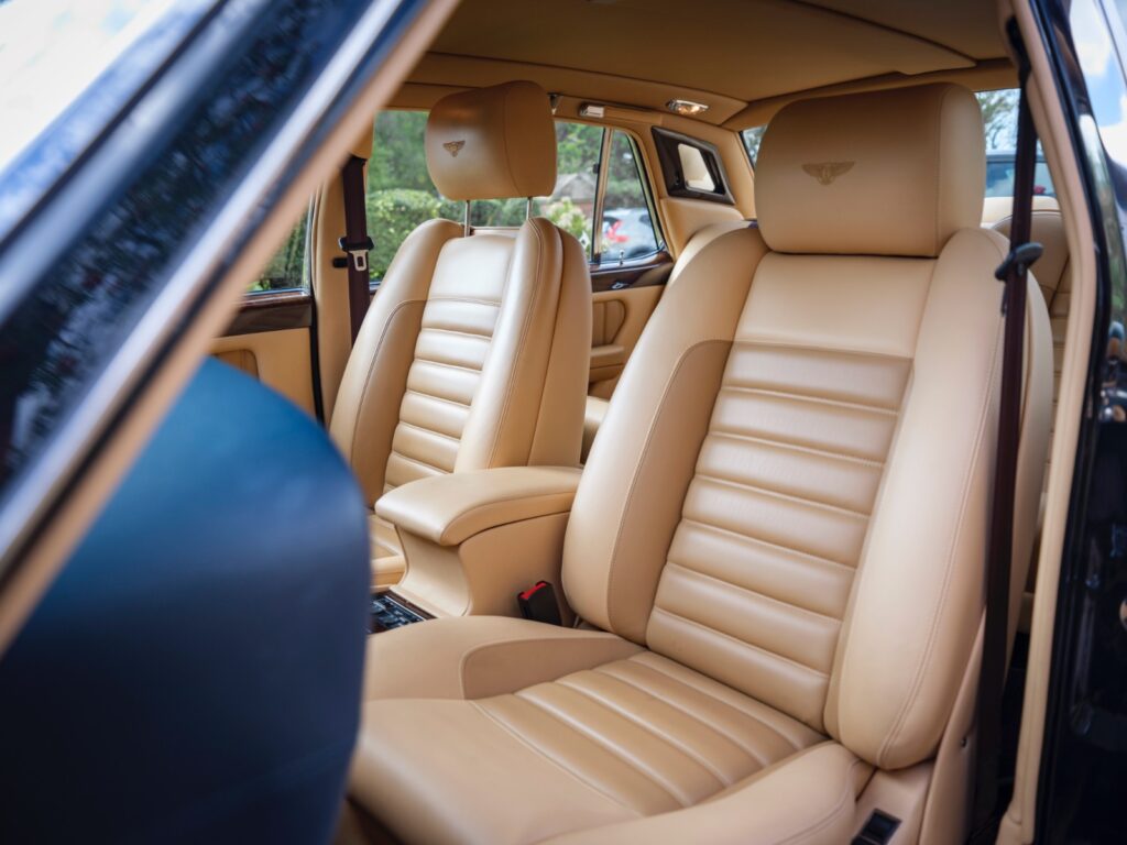 Bentley Brooklands R Mulliner 84 of 100 WCH66881 Bentley Brooklands R Mulliner 84 of 100 WCH66881